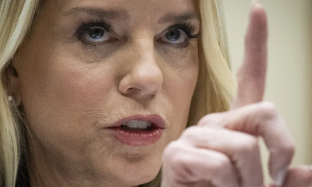 Pam Bondi ammette che il Dipartimento di Giustizia ha un.jpg